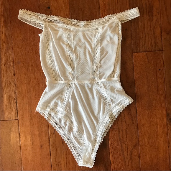 ASOS Tops - White vintage bodysuit🕊
